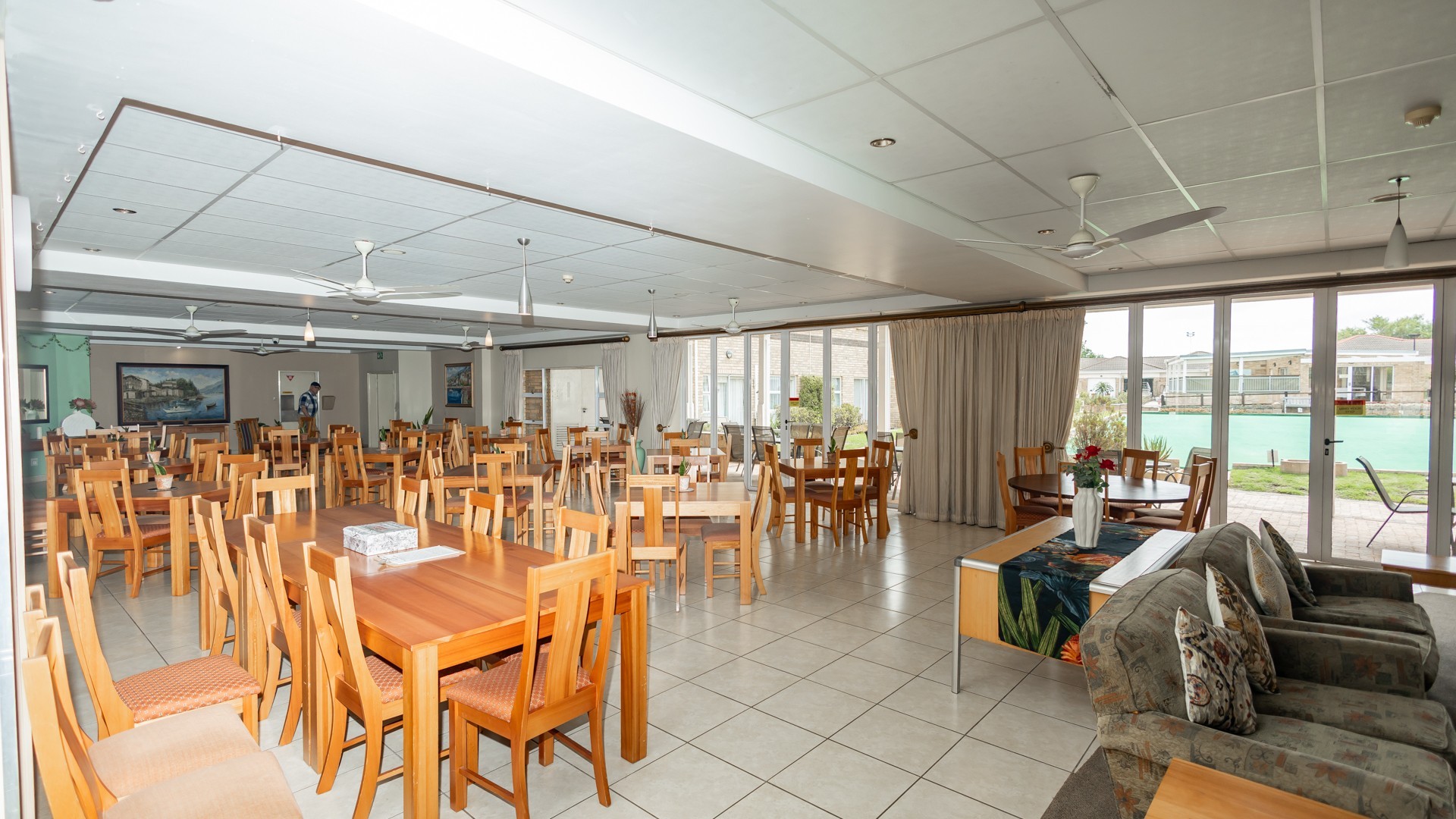 Elegant Sectional Title Retirement Apartment with Tranquil Bowling Green Views