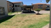 Apartment For Sale in Ruimsig, Roodepoort