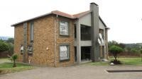 Apartment For Sale in Ruimsig, Roodepoort