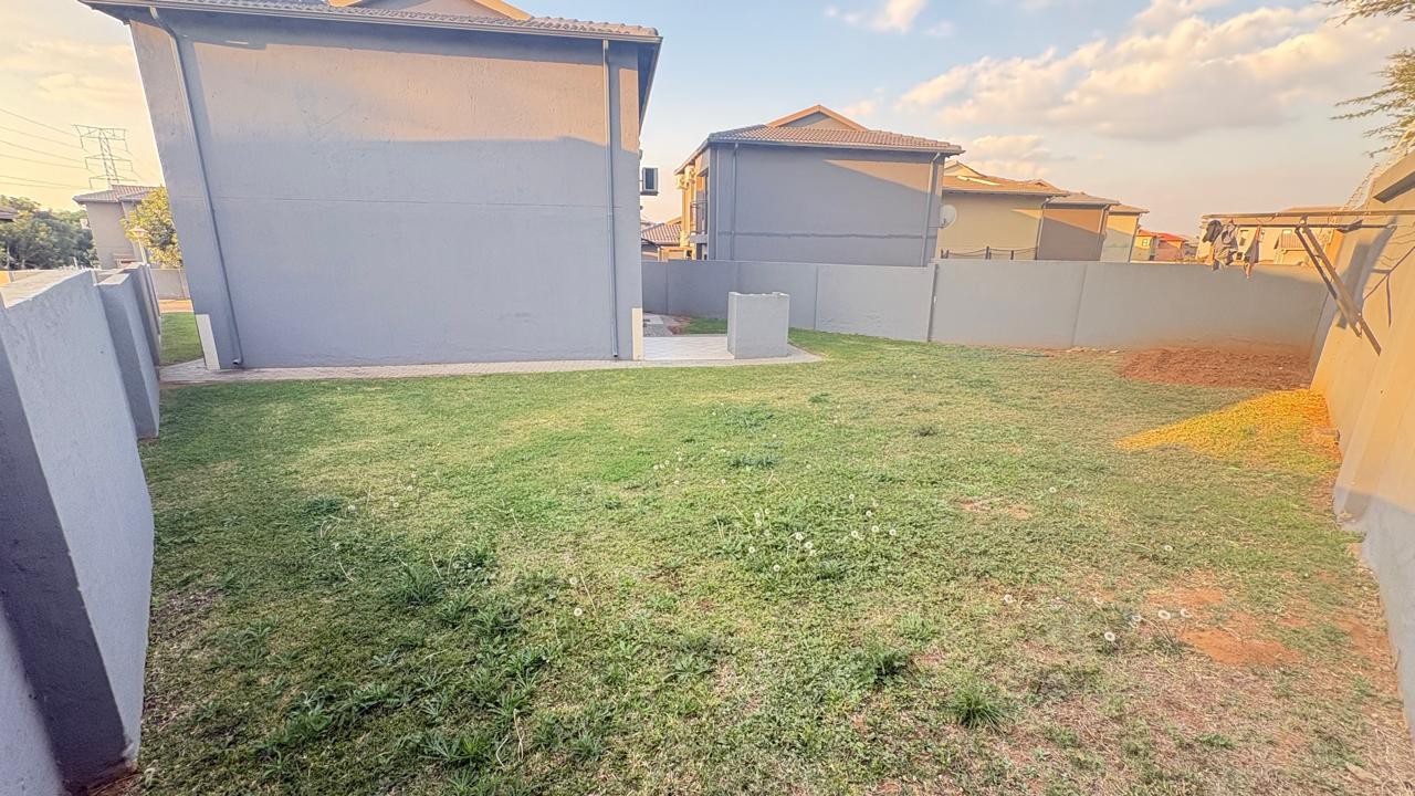 3 Bedroom House For Sale in Magaliesberg Country Estate, Amandasig, Akasia