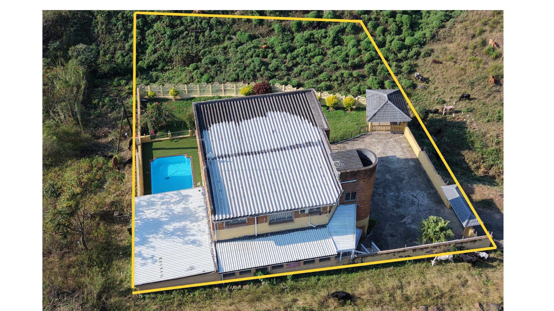 LUXURIOUS 5 BEDROOM MULTI-LEVEL HOME WITH ENTERTAINER’S DREAM FEATURES