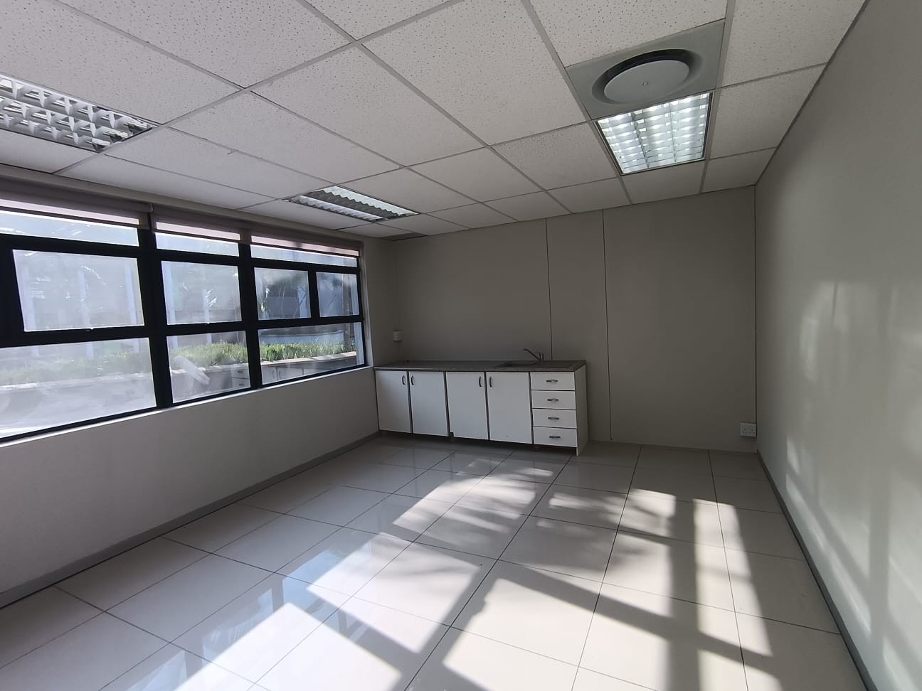 Premium 400 m² Offices For Sale | Island Office Park | Riverhorse Valley