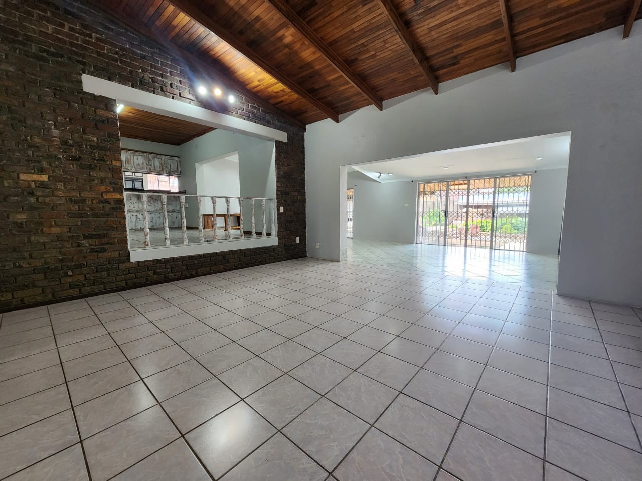 Exceptional Family Living with Outstanding Income Potential in Aquapark