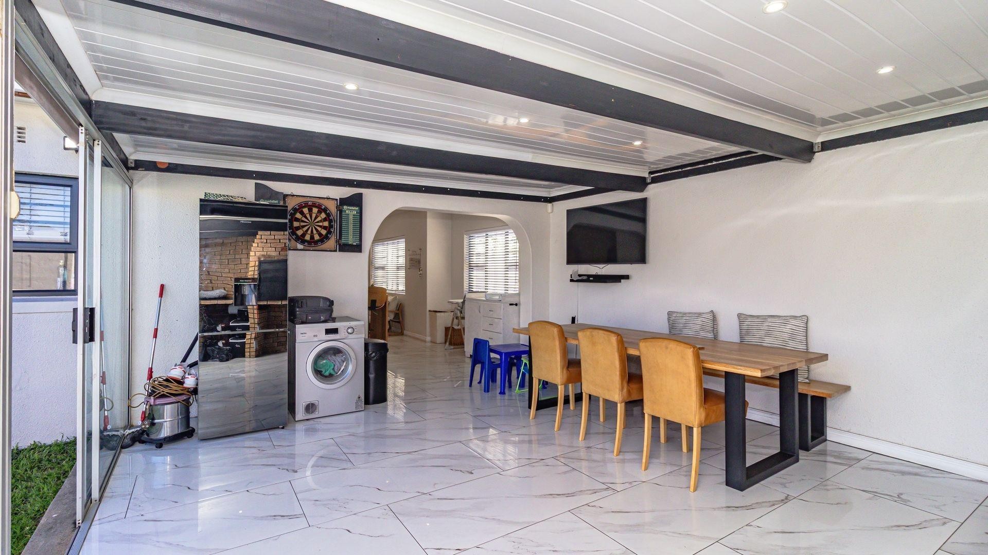 House For Sale in Bothasig