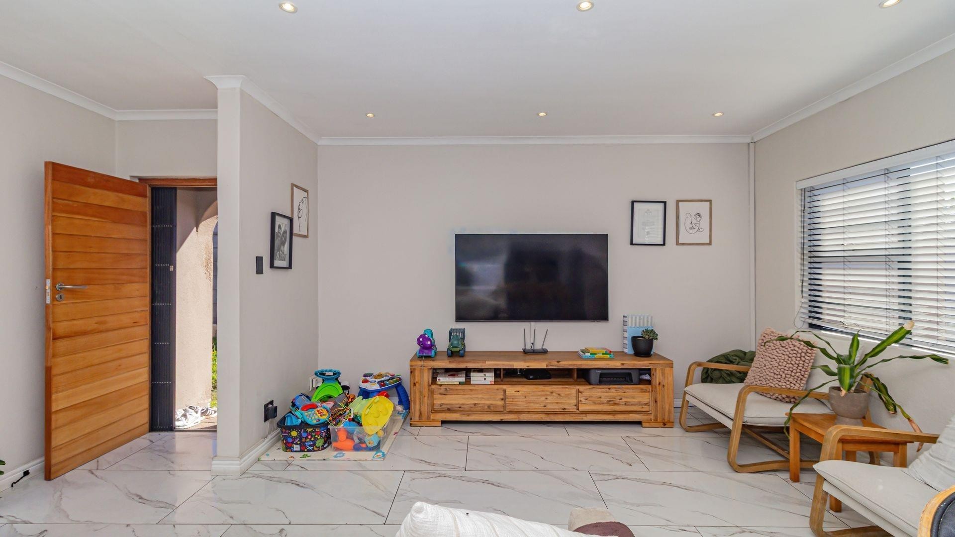 House For Sale in Bothasig