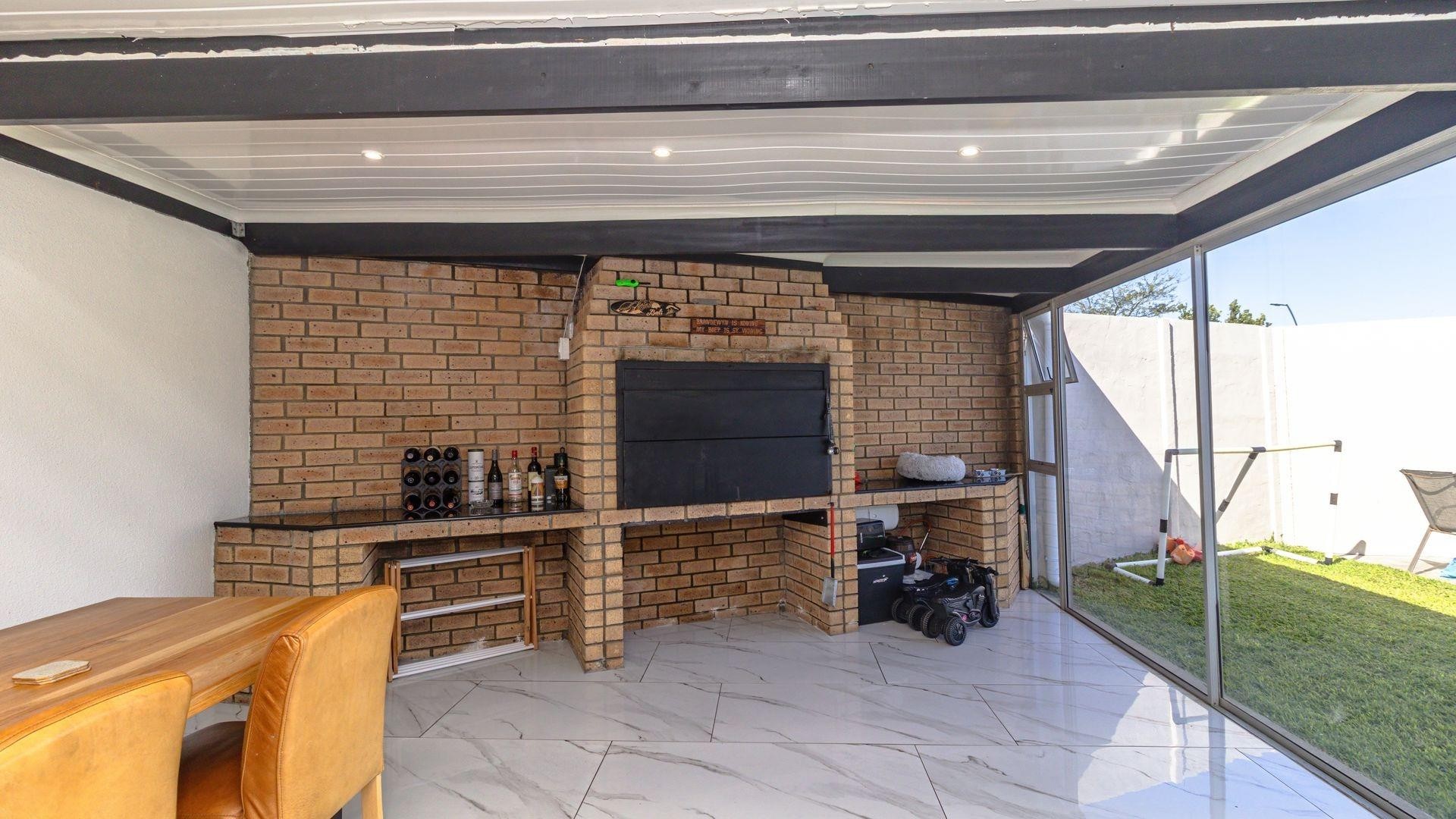 House For Sale in Bothasig