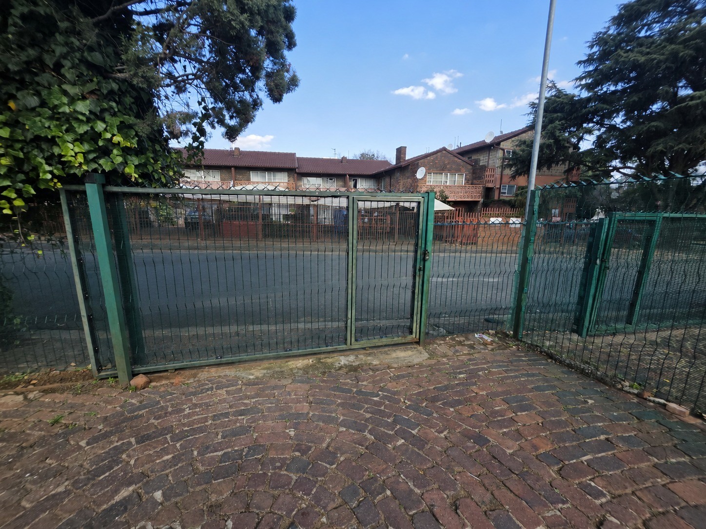 For Sale Fixer Upper 4 Bedroom Townhouse in Windsor East Windsor