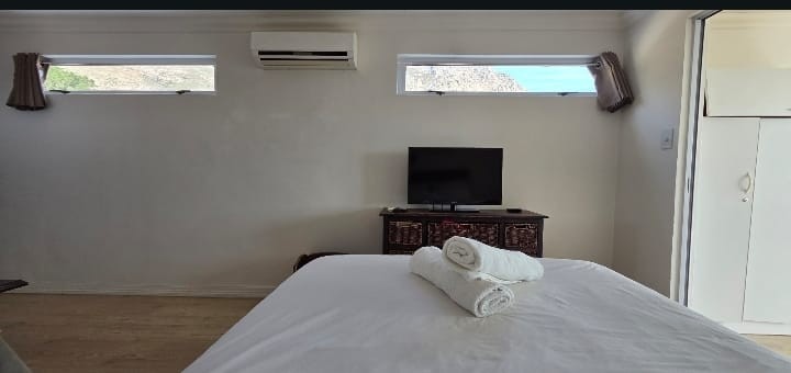 Apartment To Rent in Upper Vredehoek, Cape Town