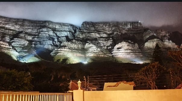 Apartment To Rent in Upper Vredehoek, Cape Town