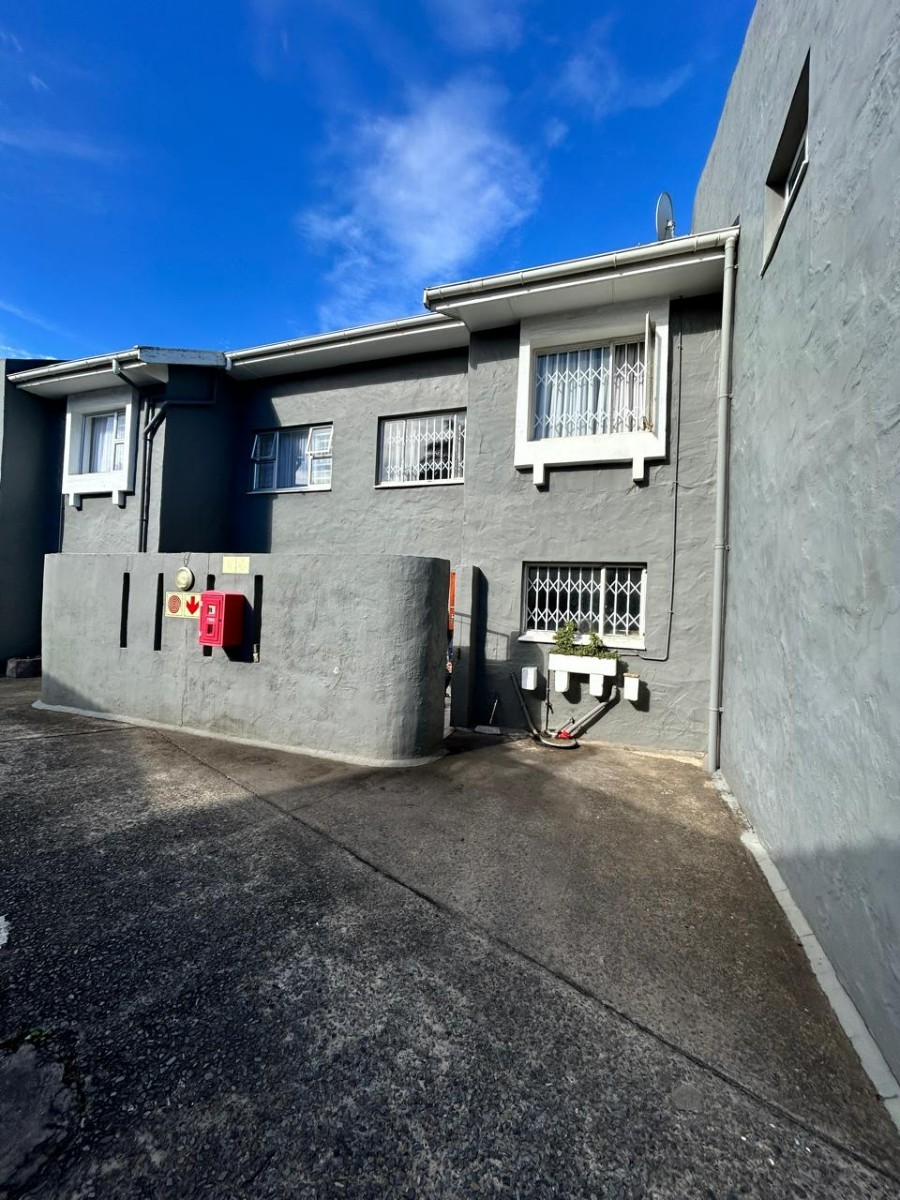 SPACIOUS DOUBLE-STOREY TOWNHOUSE IN SOUGHT-AFTER BLUE WATERS, BEACON BAY
