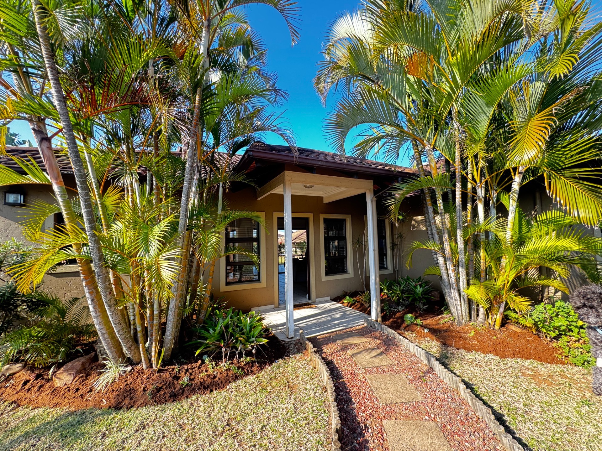 Ballito Lifestyle, Charming House with a garden