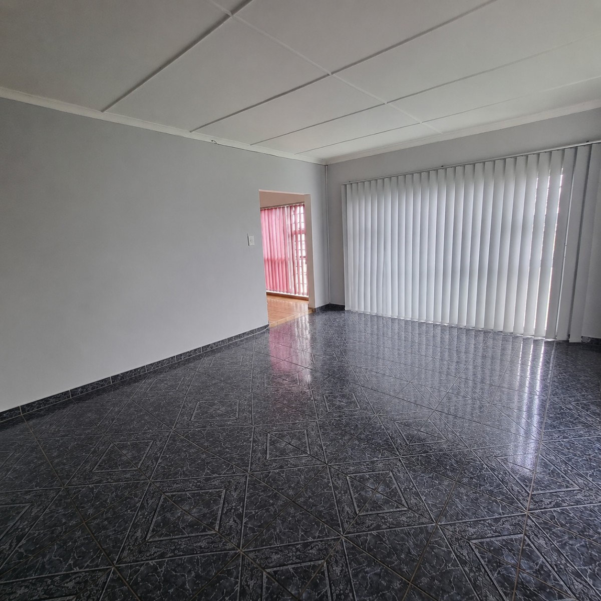 Spacious 3 bedroom house for sale in Amalinda