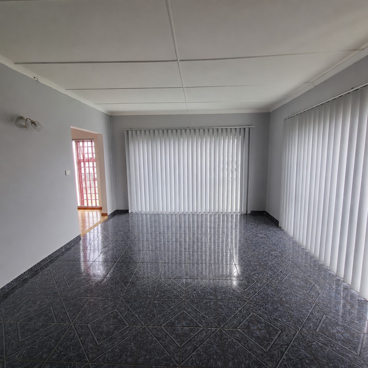 Spacious 3 bedroom house for sale in Amalinda