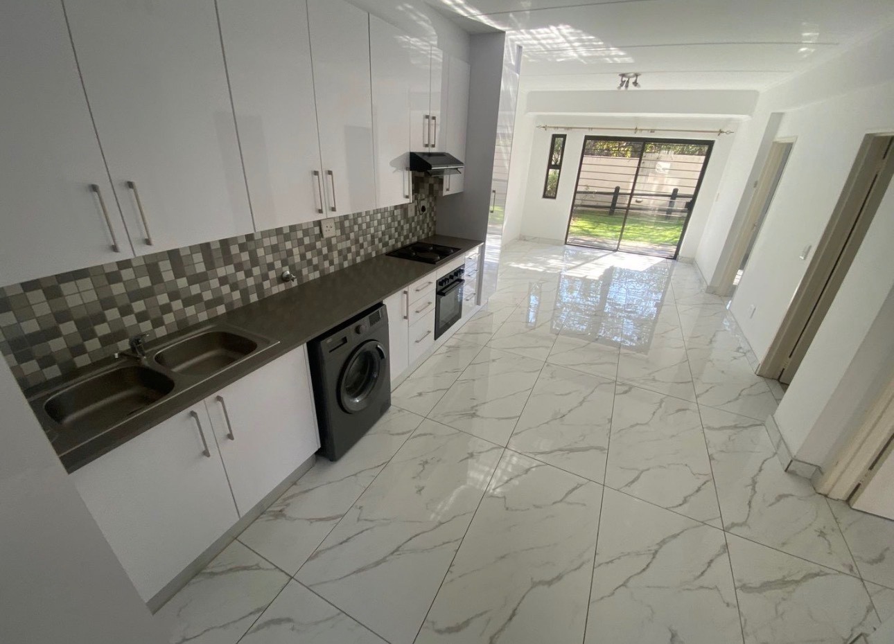 Charming Garden Apartment in the Heart of Sunninghill