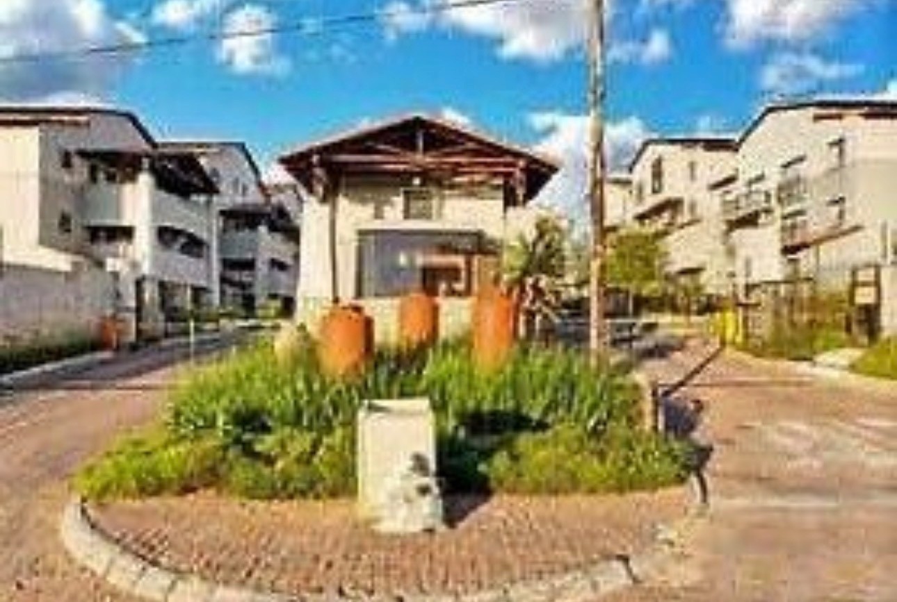 Charming Garden Apartment in the Heart of Sunninghill