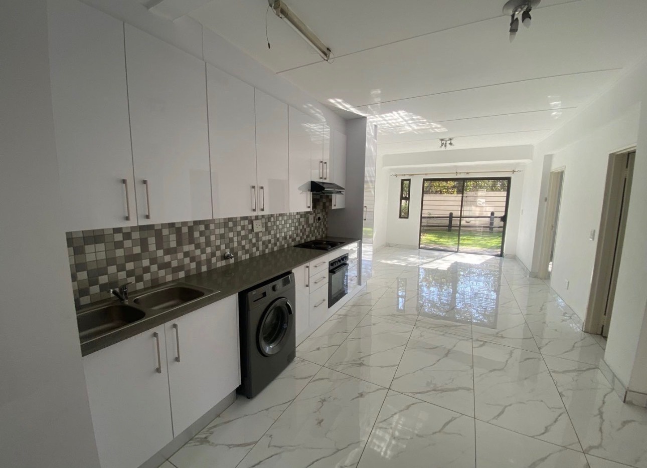 Charming Garden Apartment in the Heart of Sunninghill