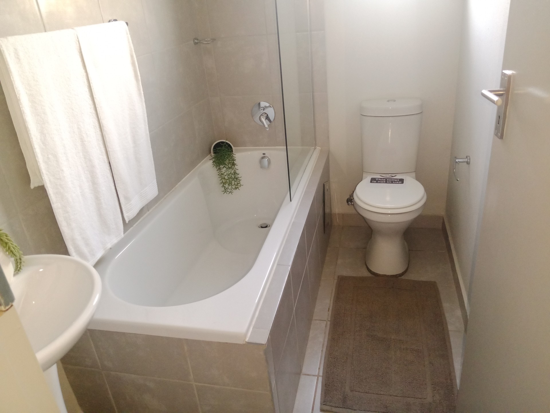 2 Bedroom House To Rent in Diamond City Security Complex near Glenway Estate, Pretoria