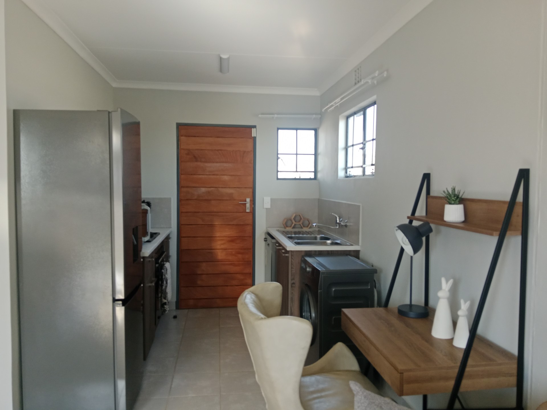 2 Bedroom House To Rent in Diamond City Security Complex near Glenway Estate, Pretoria