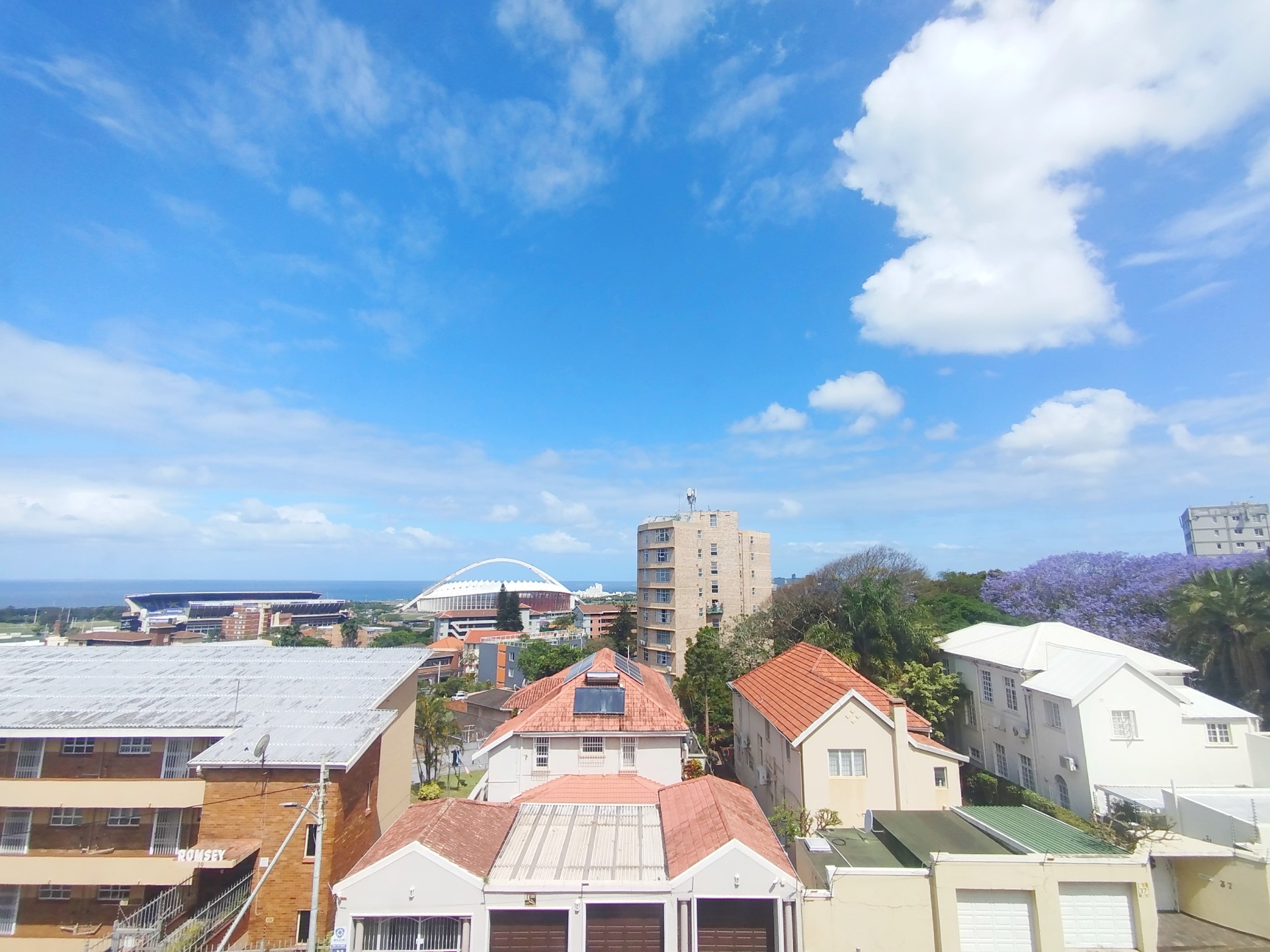 Fully Furnished 2 Bed Morningside Apartment with Ocean View for Rent