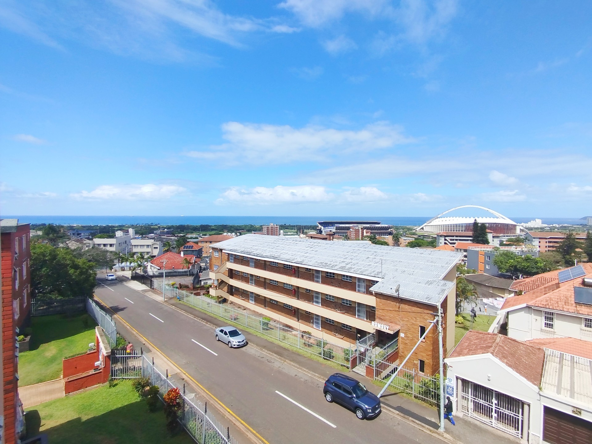 Fully Furnished 2 Bed Morningside Apartment with Ocean View for Rent