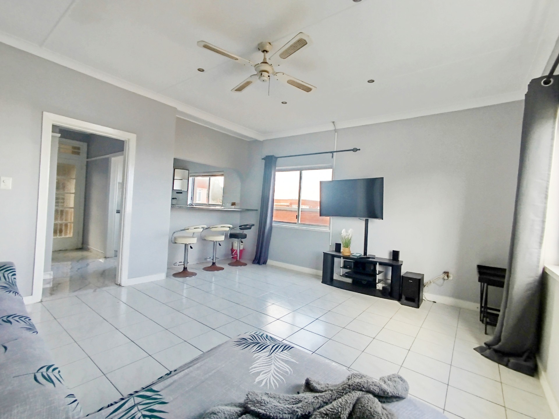 Fully Furnished 2 Bed Morningside Apartment with Ocean View for Rent