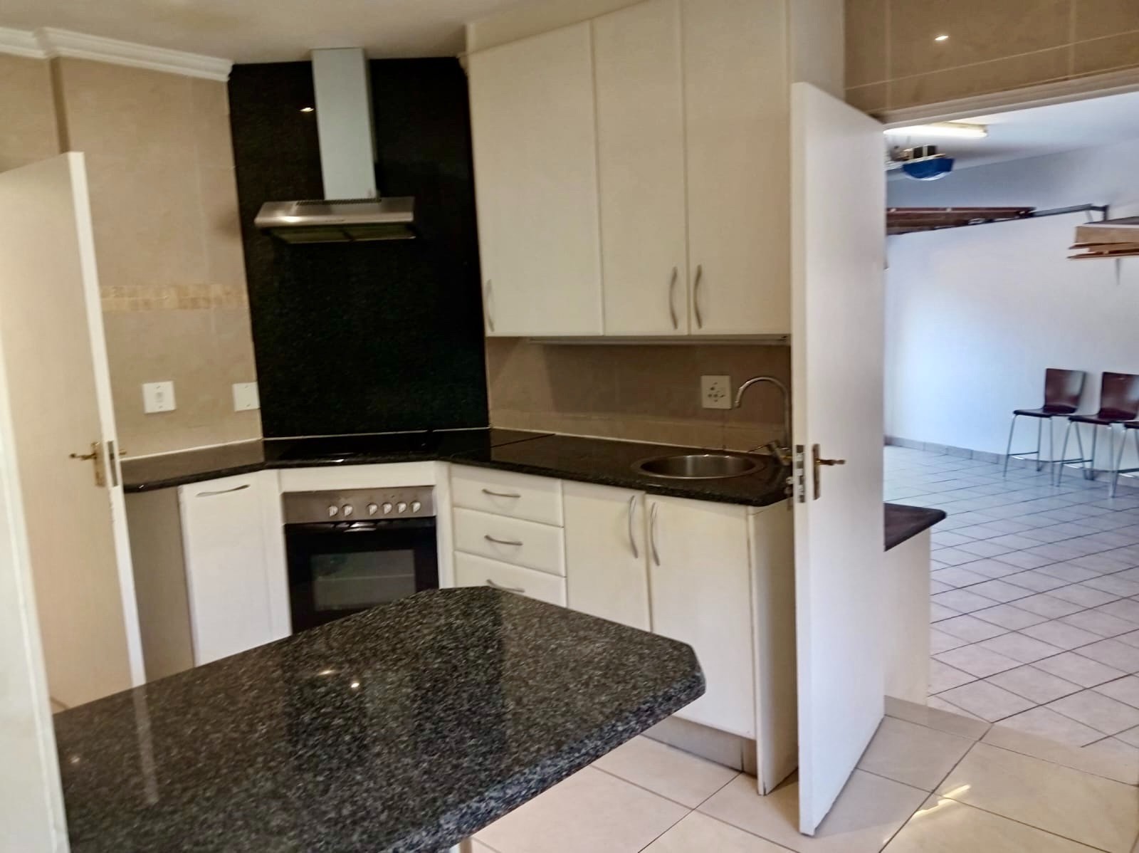 Spacious 4-Bedroom Duplex in Sandown Villas