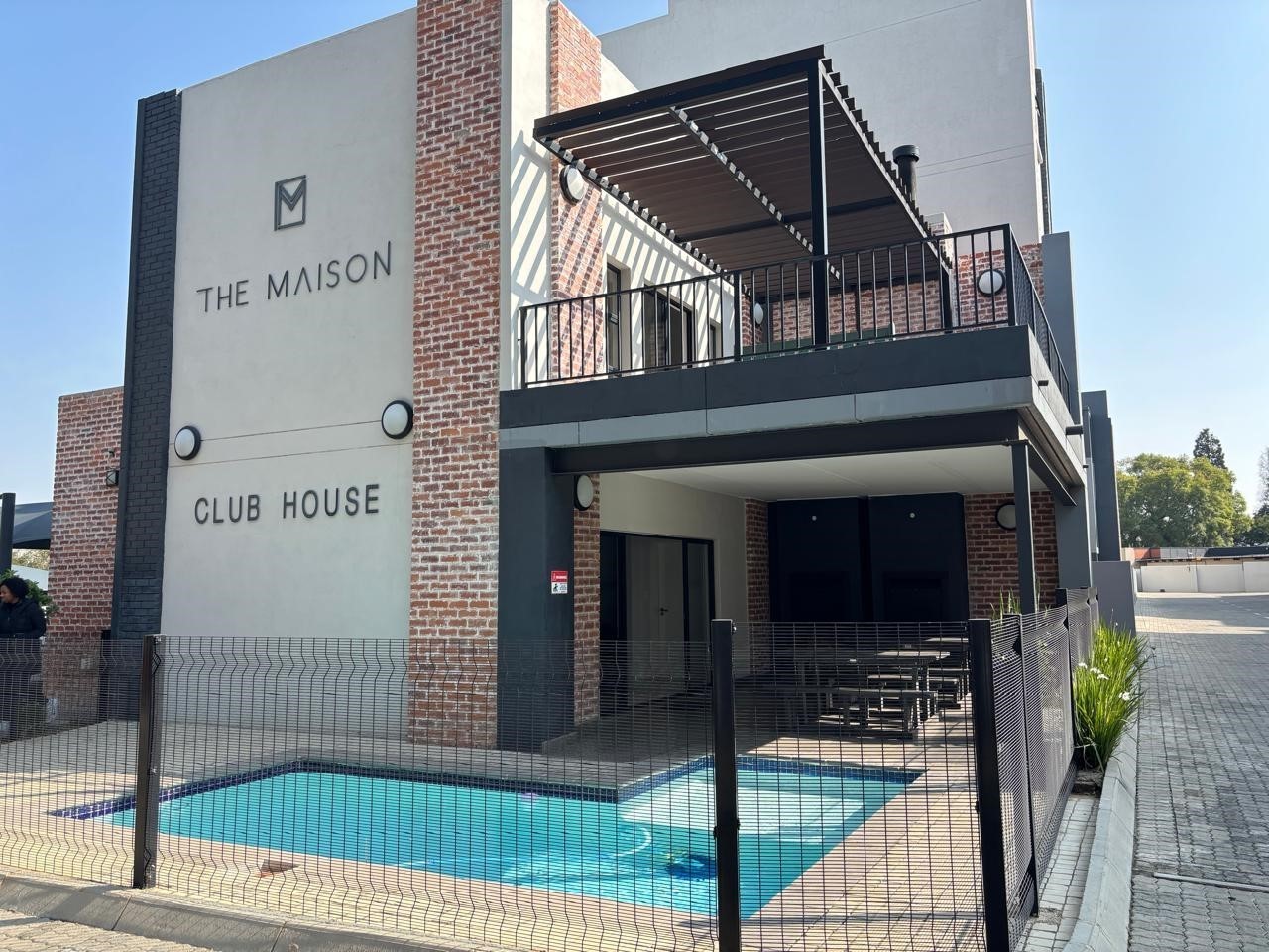 Modern Stylish Apartment in Gleniffer. A Standard Bank EasySell Property