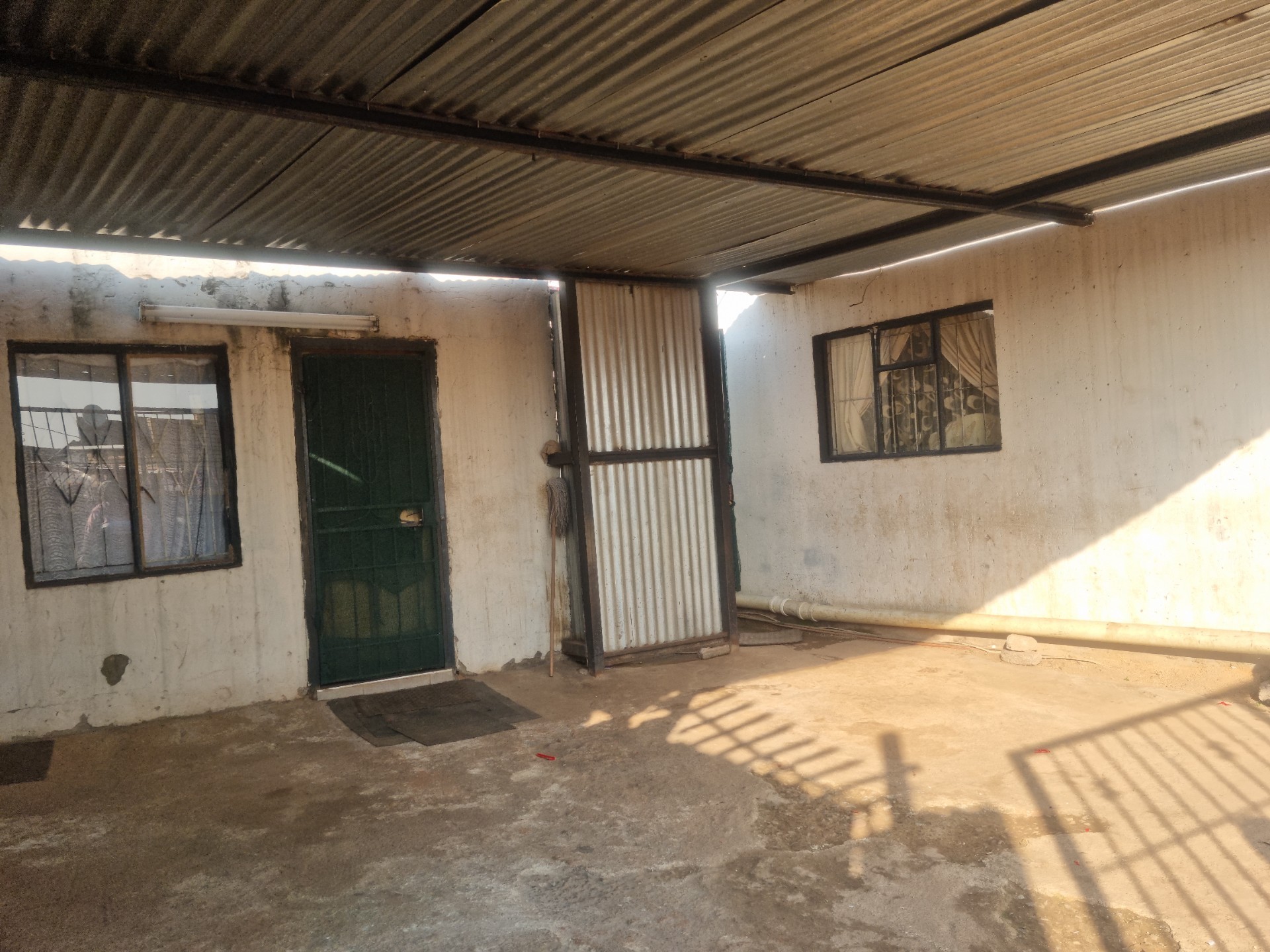 6 Bedroom House in Eldorado Park