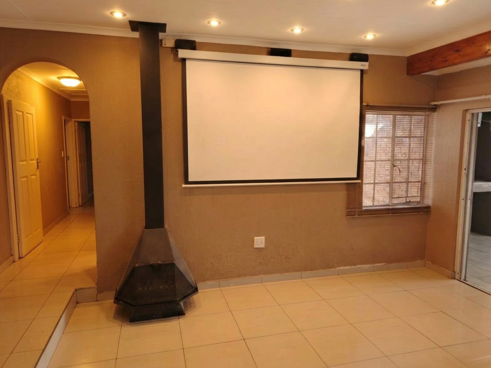 3-Bedroom Family Home in Johannesburg North For Sale