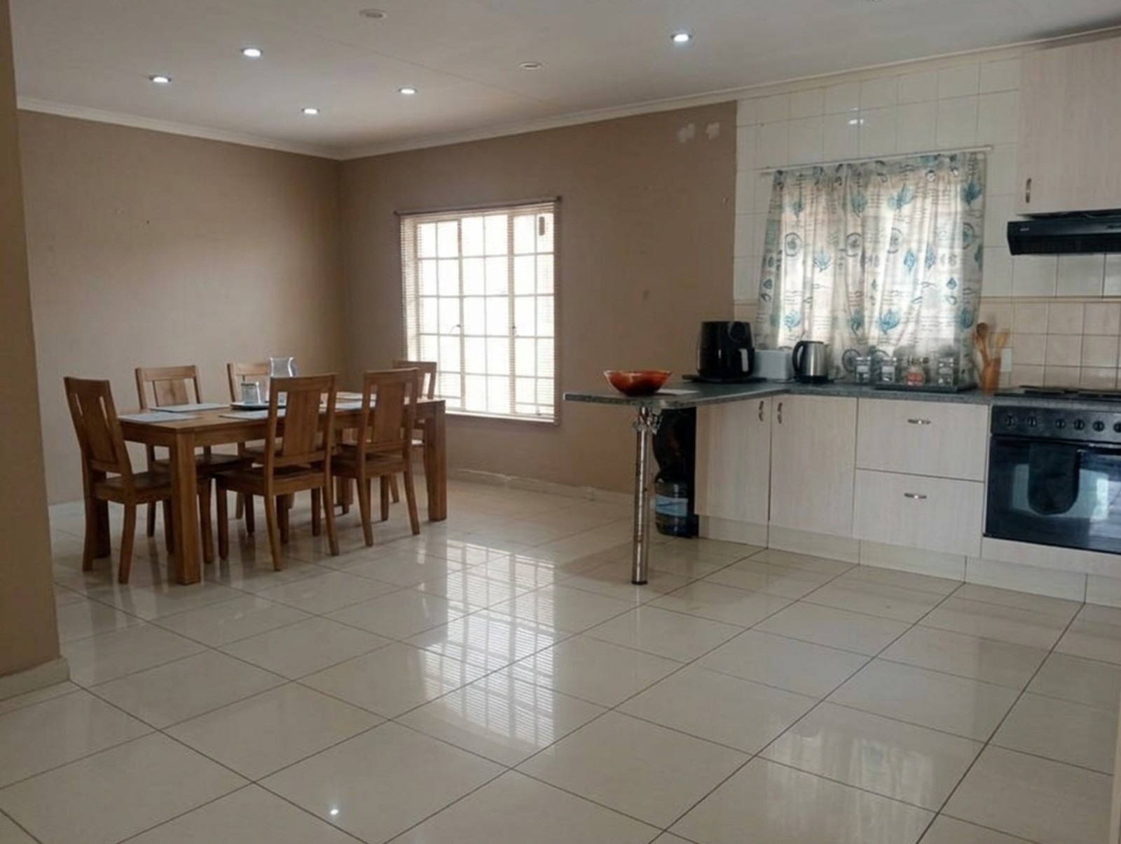 3-Bedroom Family Home in Johannesburg North For Sale