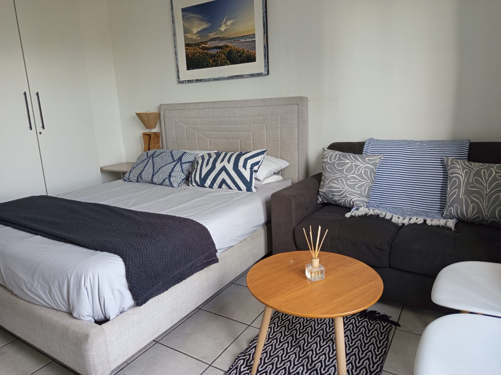 Beachfront Bachelor Apartment to Rent