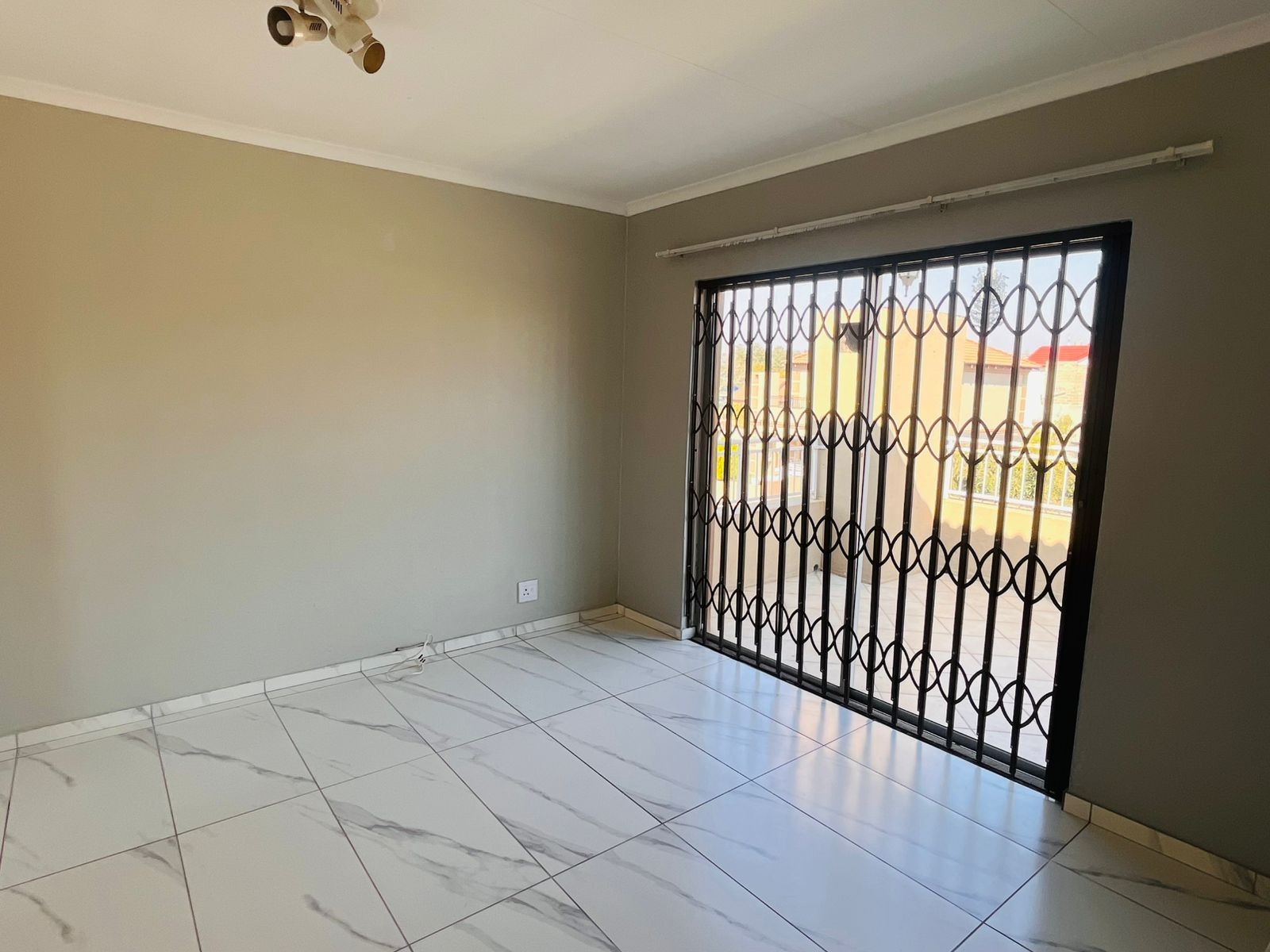 3 Bedroom ,2 Bathroom for rent in Noordwyk
