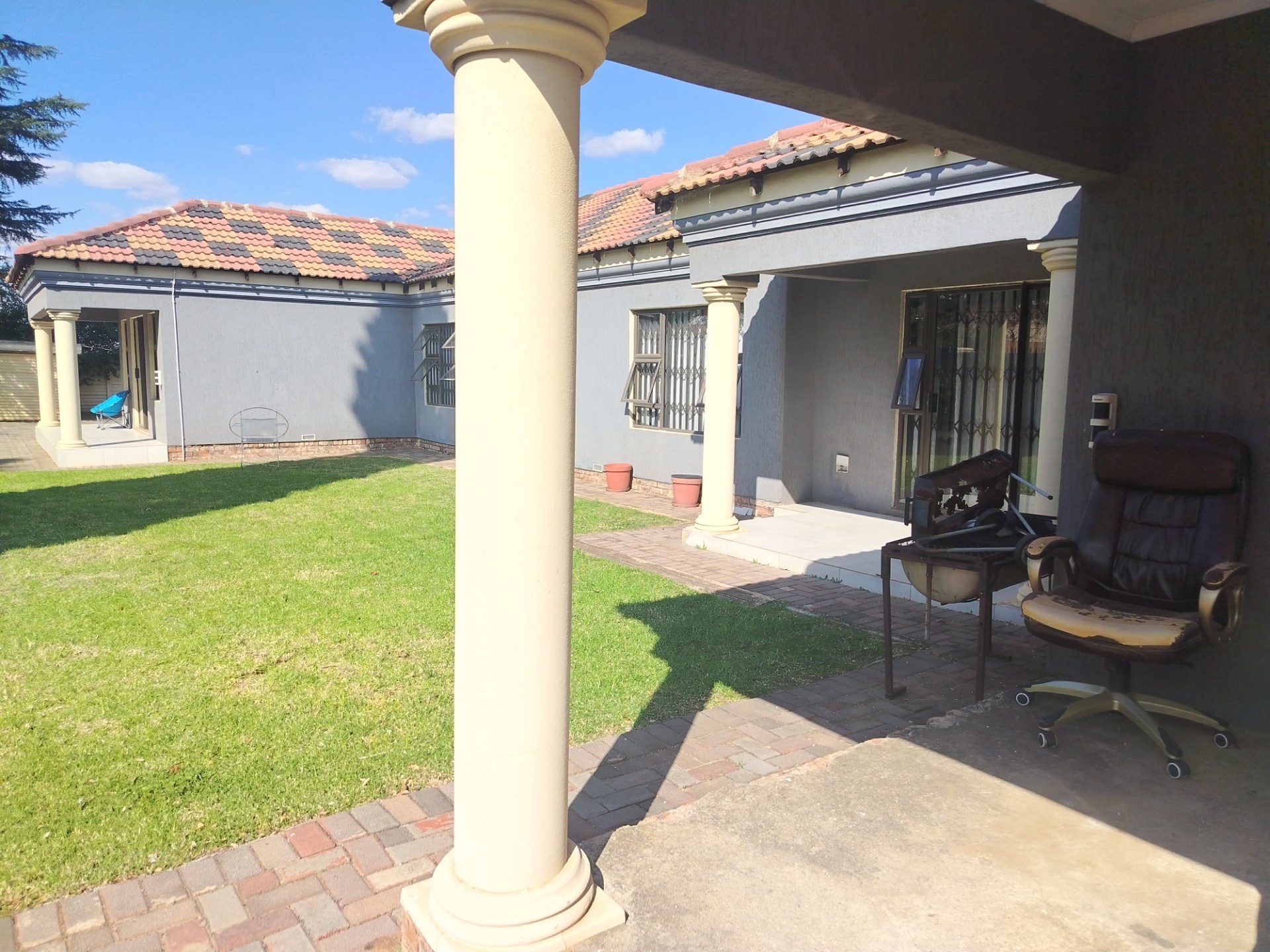 House For Sale in Sonland Park, Vereeniging