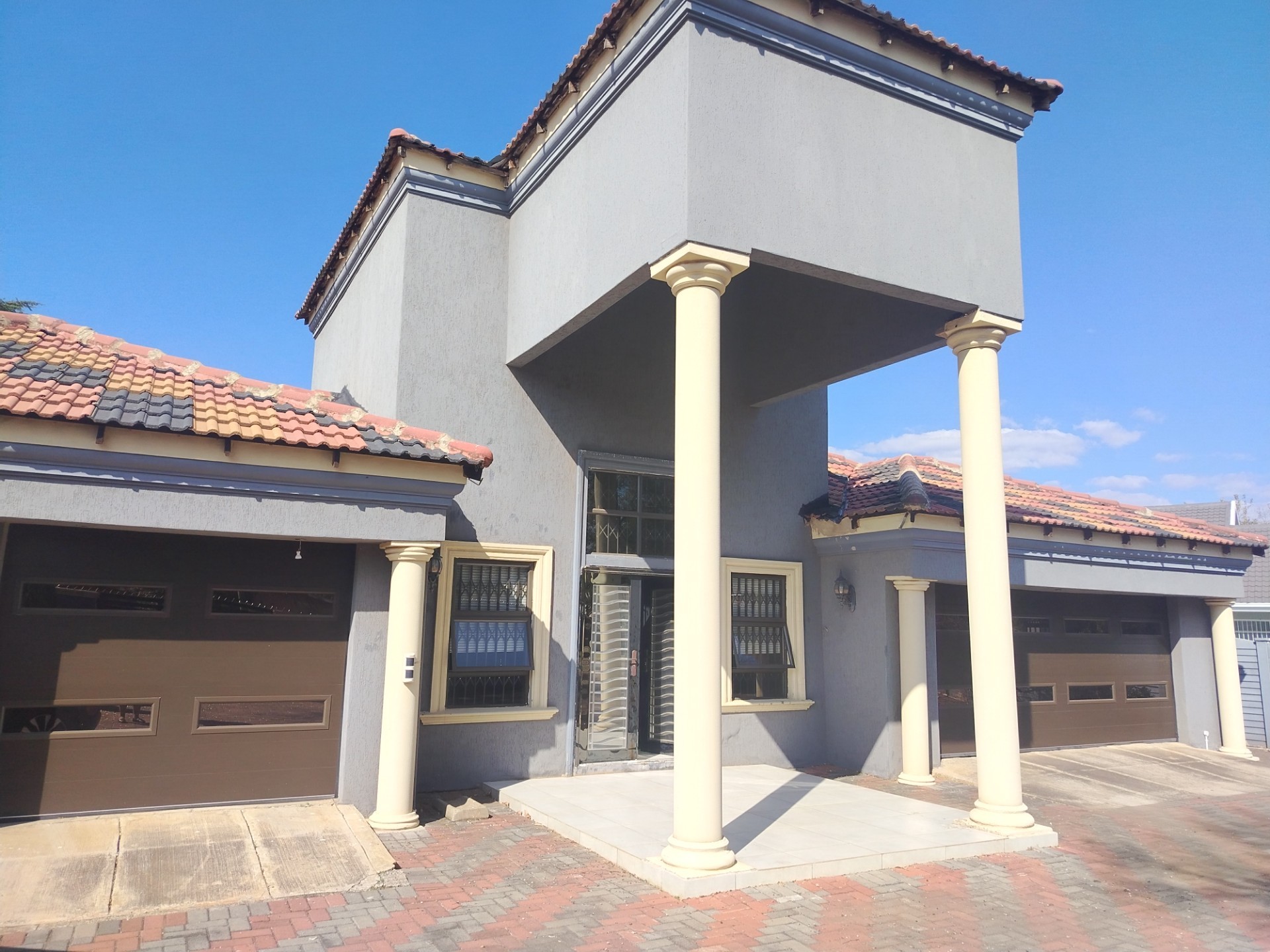 House For Sale in Sonland Park, Vereeniging