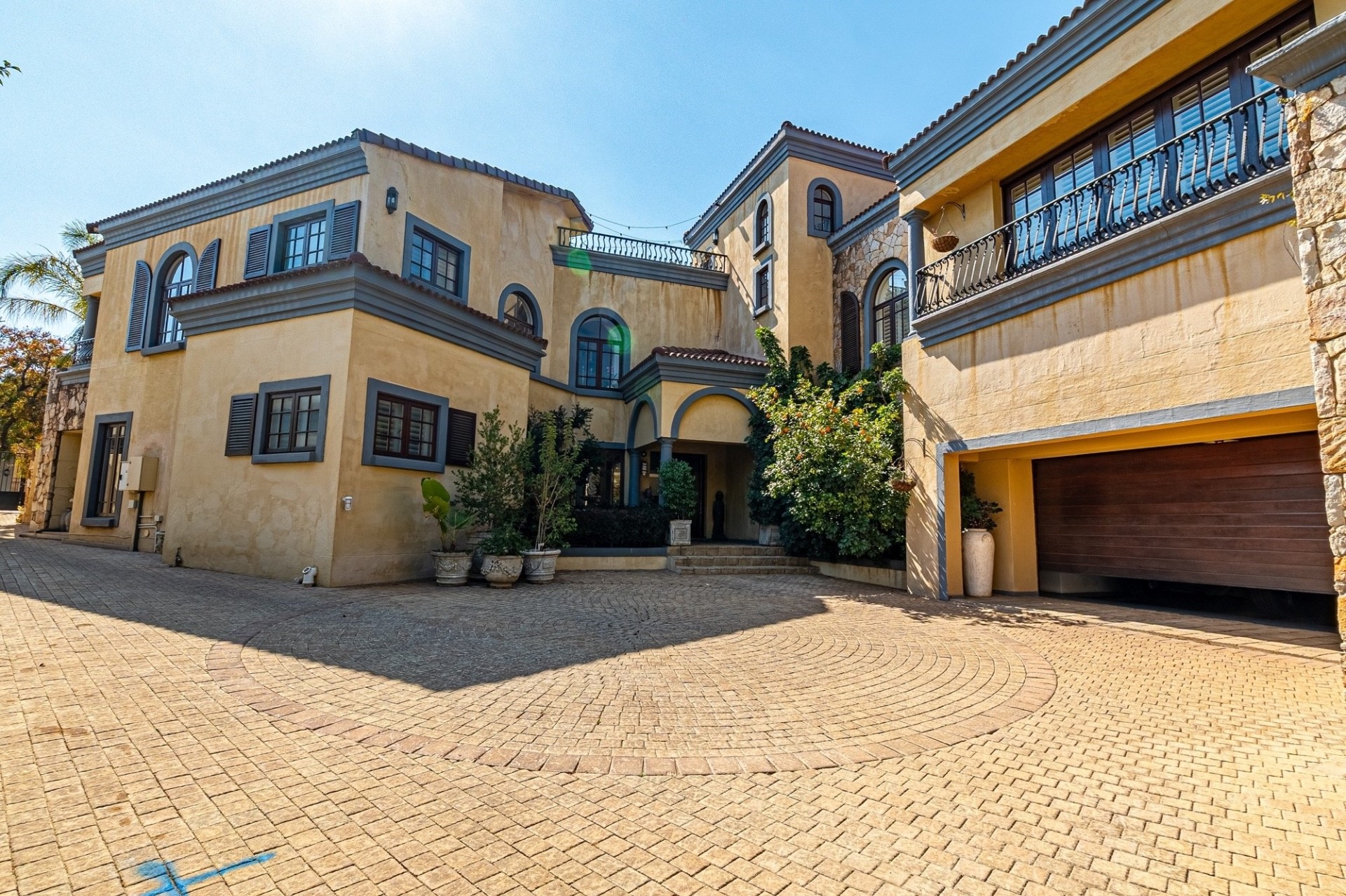 A Masterpiece of Luxury with Vastu Shastra Architecture