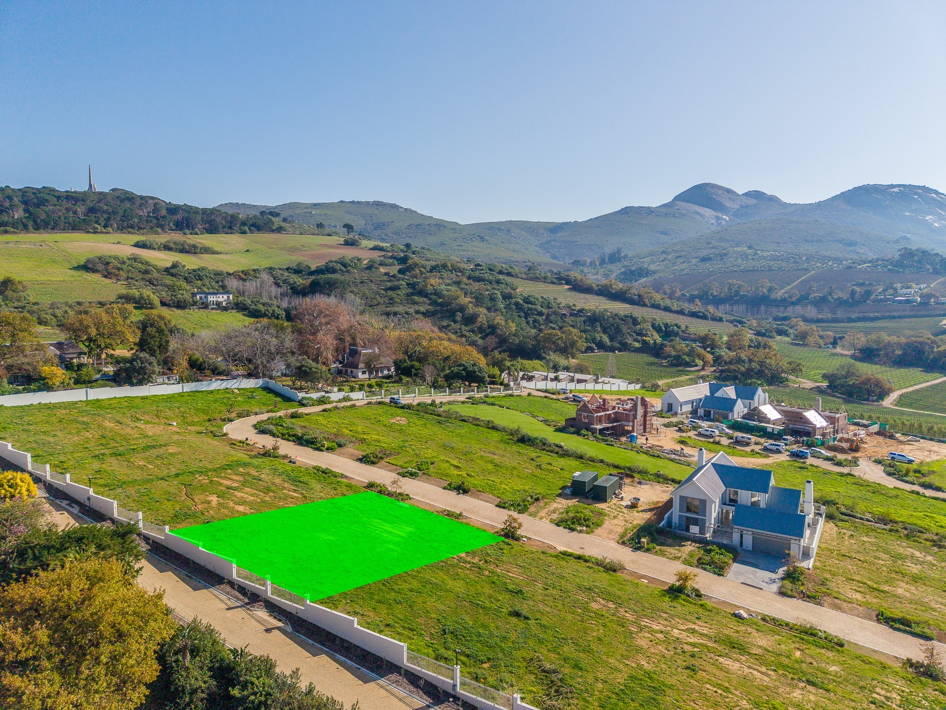 Well-positioned Vacant Stand in Laborie Et Picardie