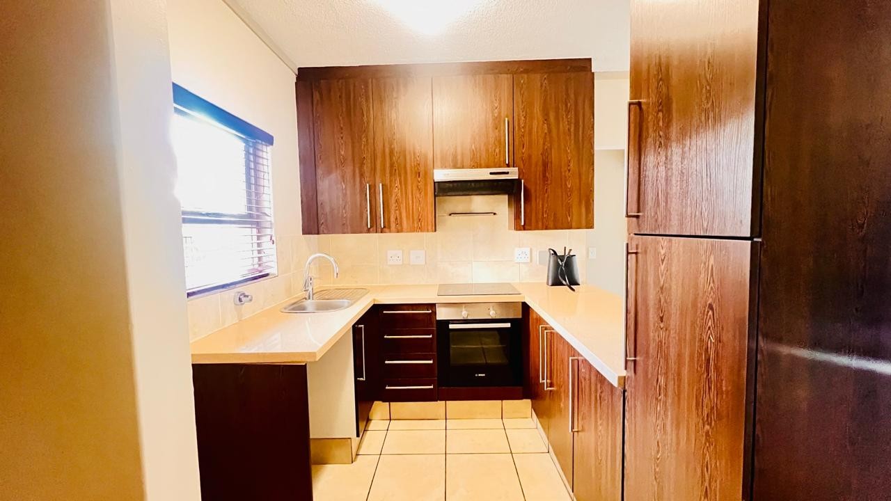 Apartment for rent in Bryanston, Sandton, 52 m²