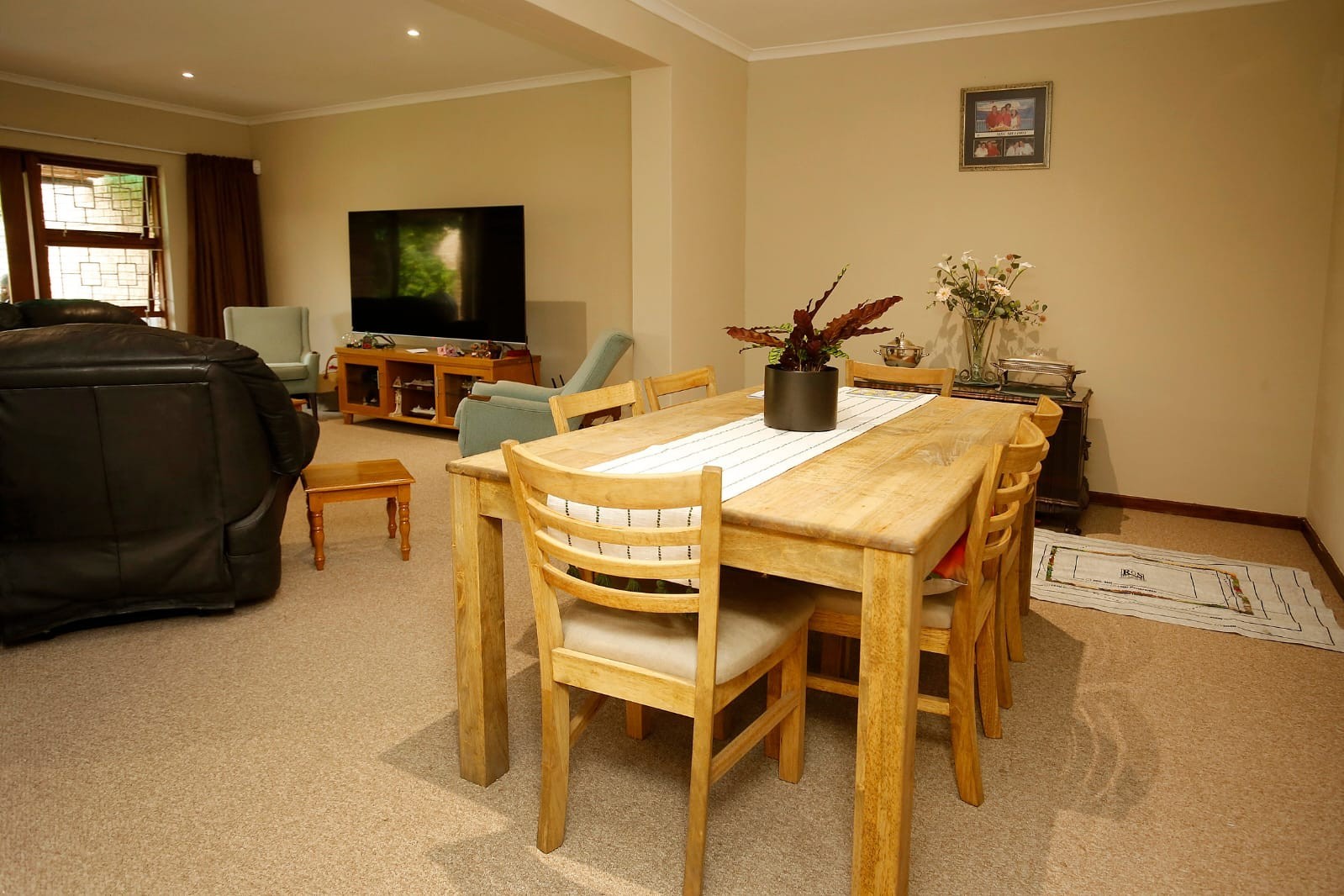 Spacious 2 Bedroom Unit in the Sought-after Greenacres Village