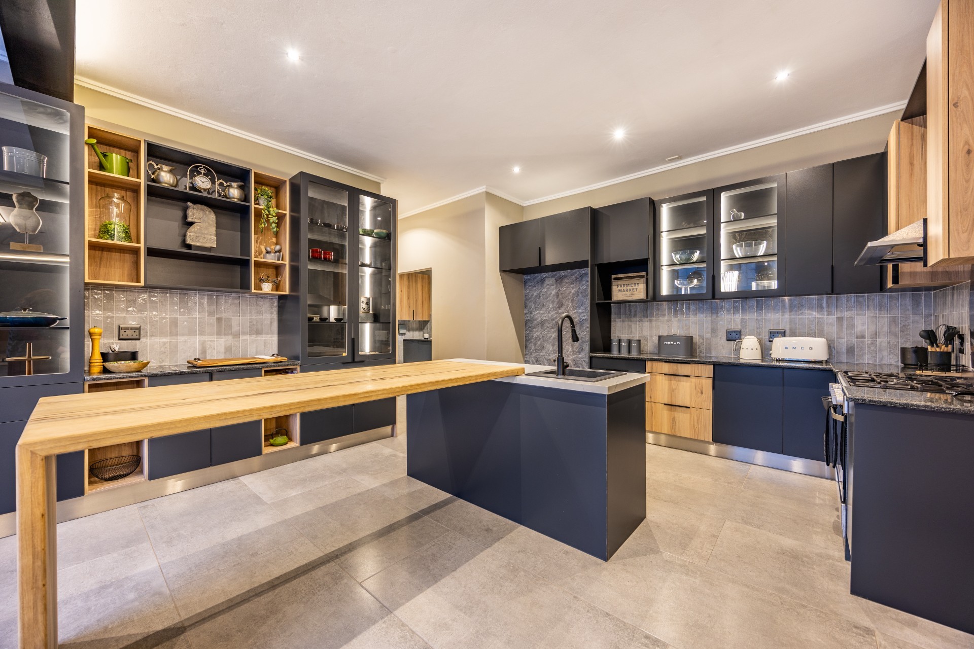 Modern Masterpiece with Designer Finishes, Private Flatlet and Exceptional Entertainment Spaces