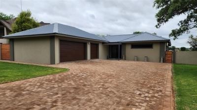Modern Bushveld Luxury in Koro Creek Golf Estate