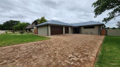Modern Bushveld Luxury in Koro Creek Golf Estate