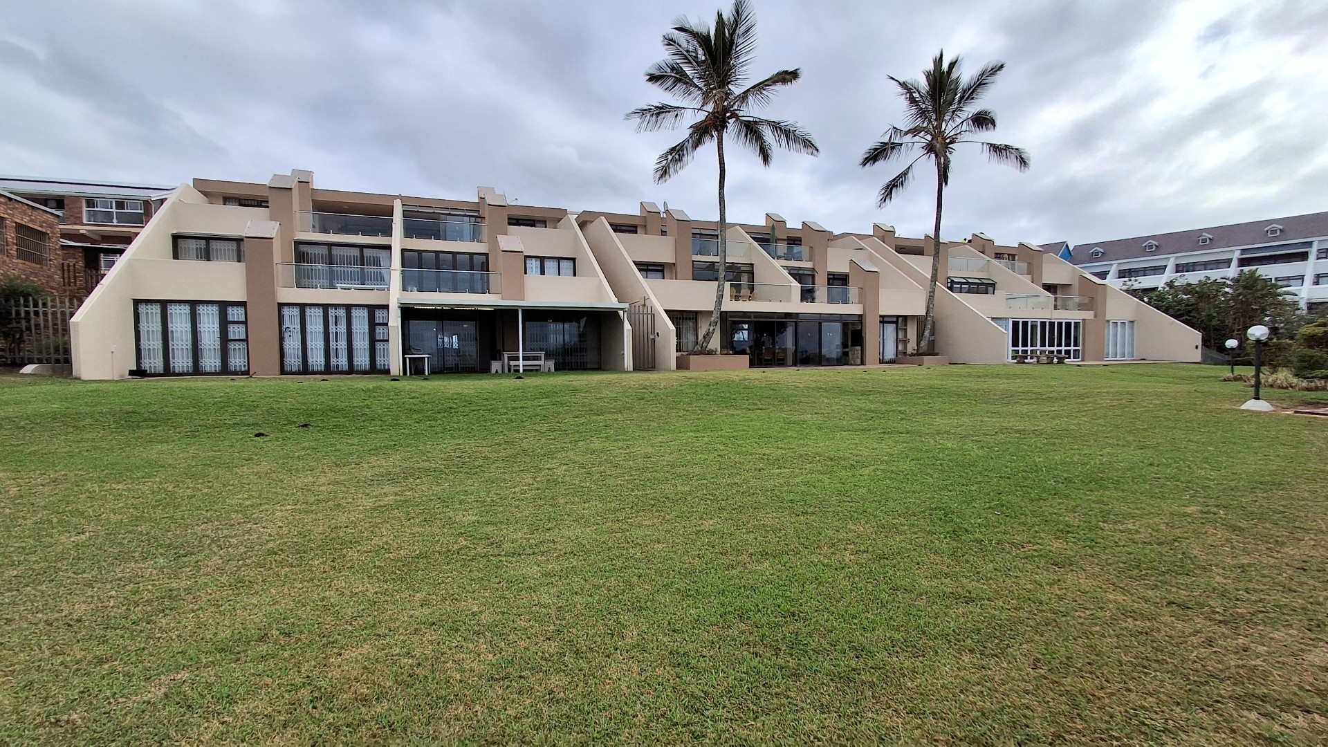 Lovely Apartment for sale, Manaba, Margate, KZN