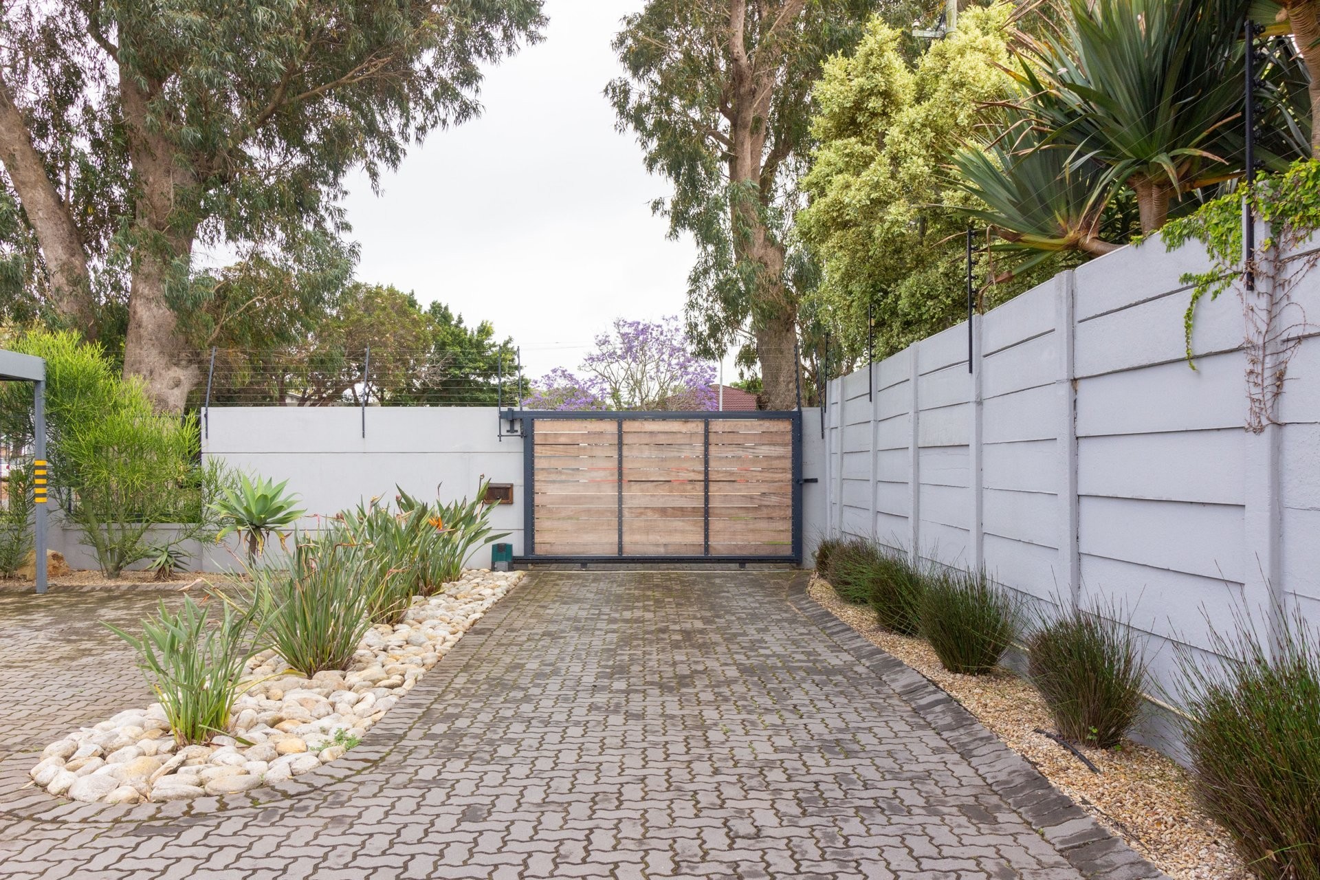 Fully Furnished Office to Let on Main Road, Walmer | 179 sqm