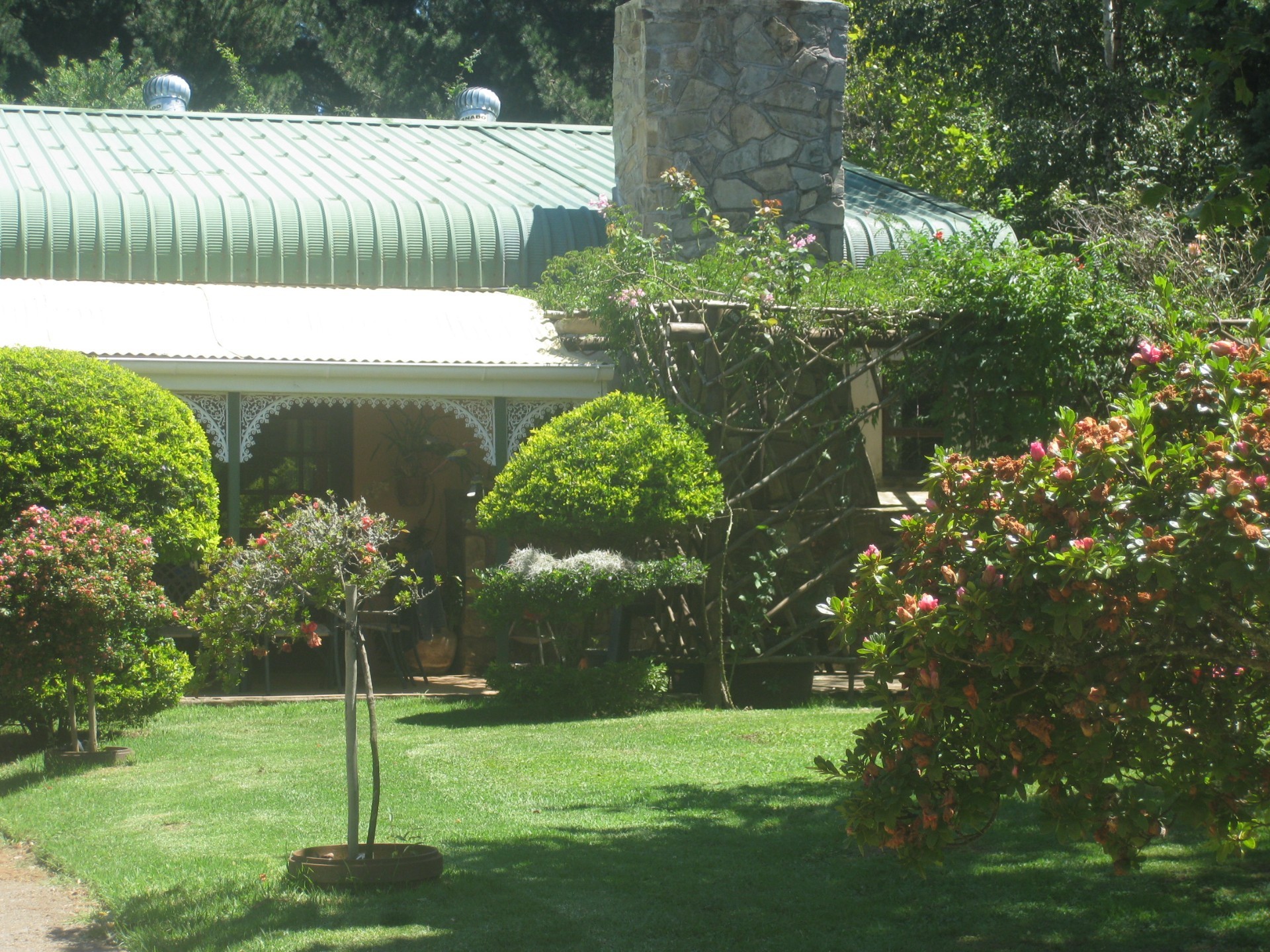 LIFESTYLE PROPERTY FOR SALE - HOGSBACK