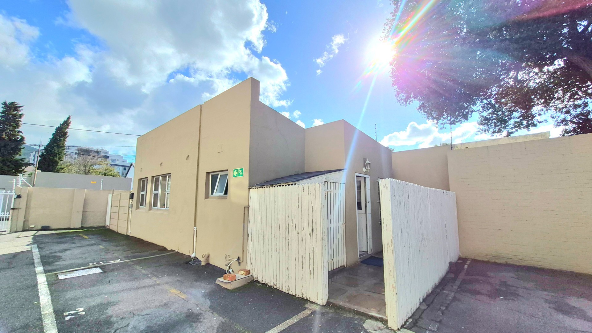 Unique 2 bedroom ground floor unit in Rosebank