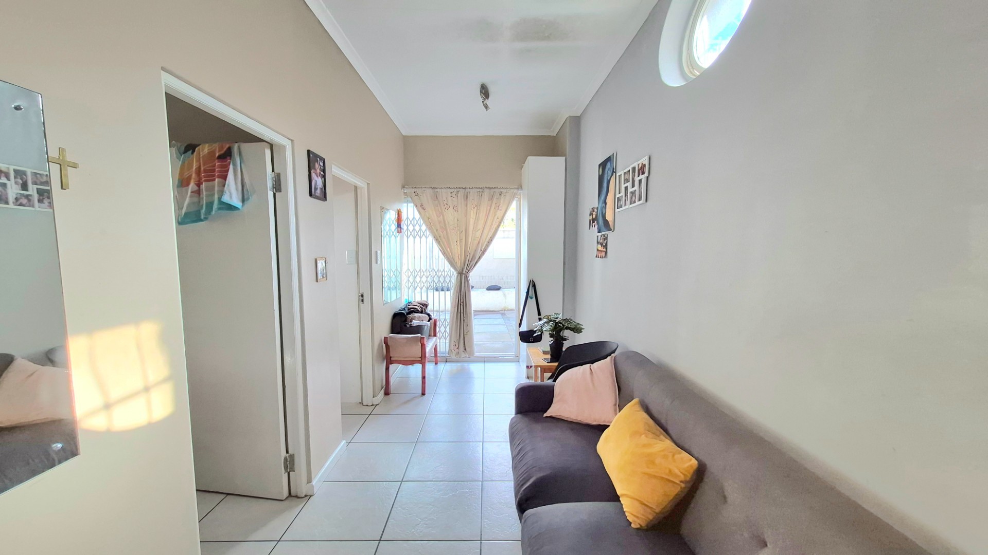 Unique 2 bedroom ground floor unit in Rosebank