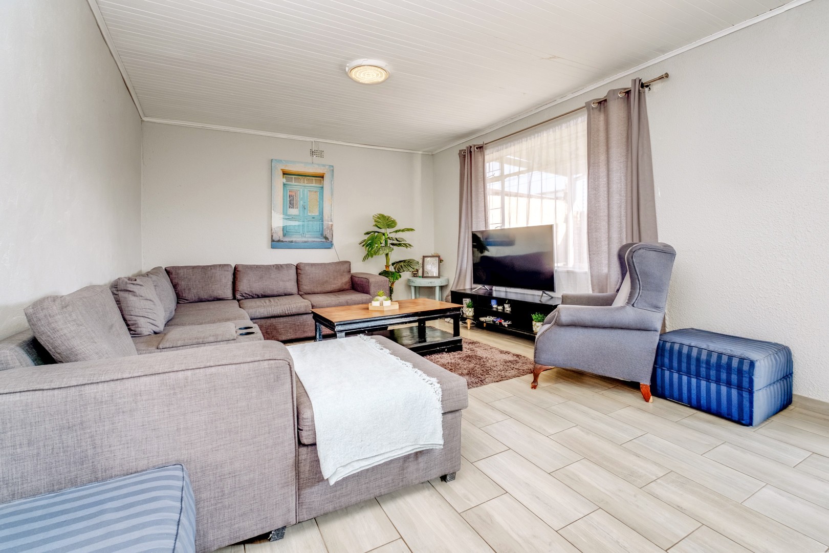 Three Bedroom Home With Two Bedroom Flatlet For Sale