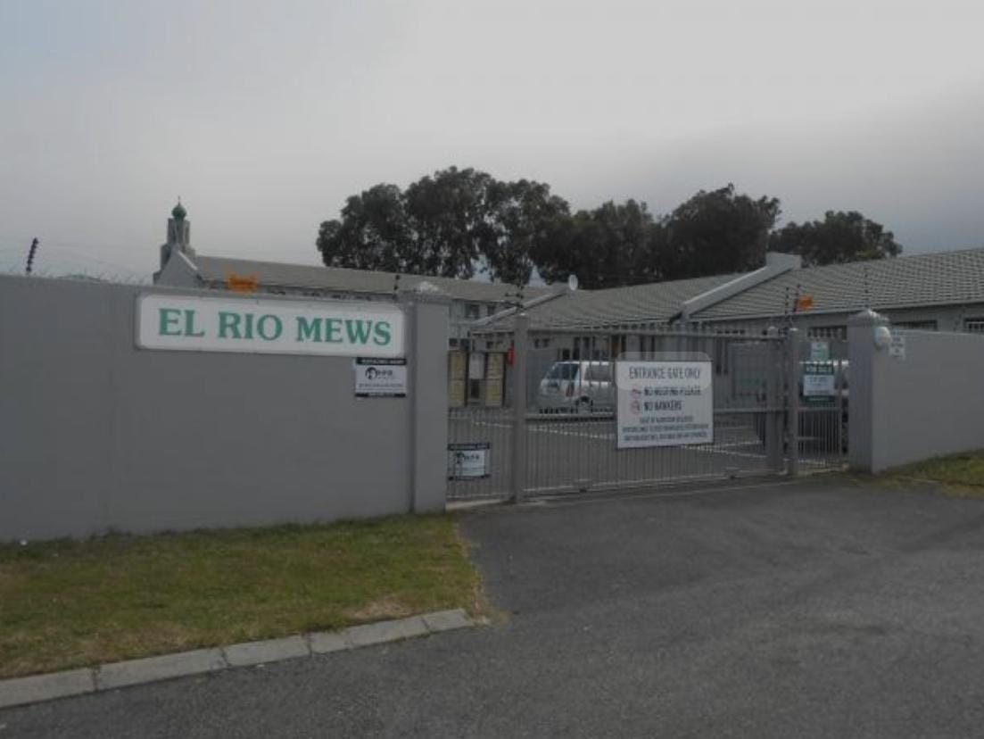 2 Bedroom Ground Floor Unit in El Rio Mews, Ottery