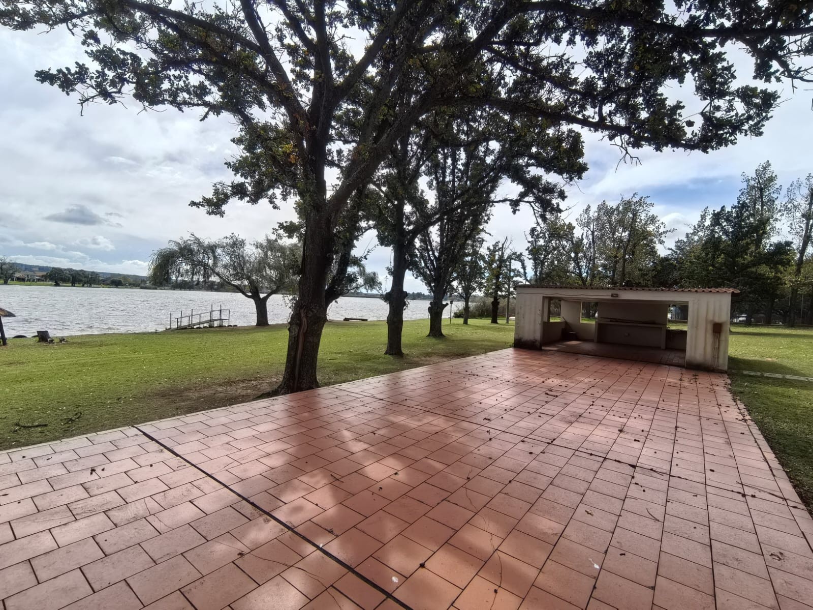 Two river front 3 bedroom units for sale in a share block.