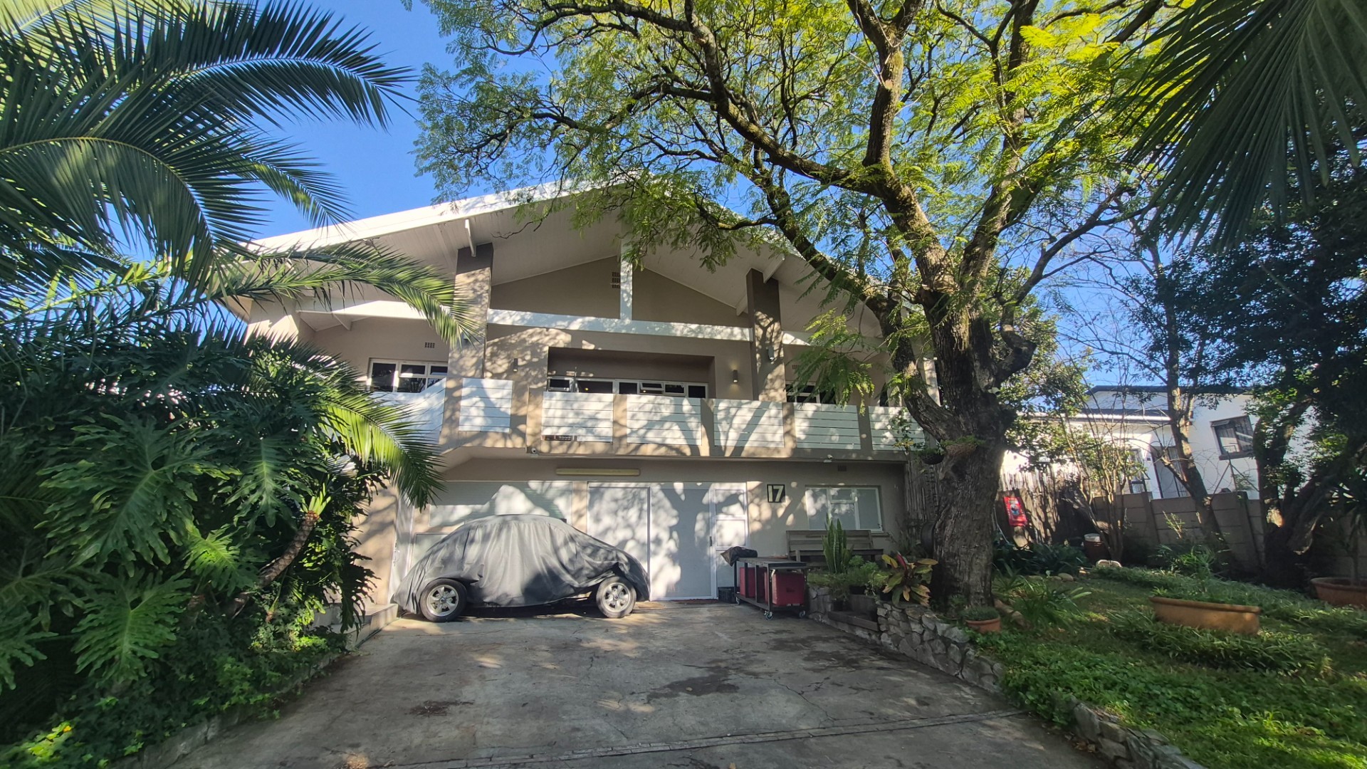 6 bedroom Gem For Sale in Denneburg, Paarl